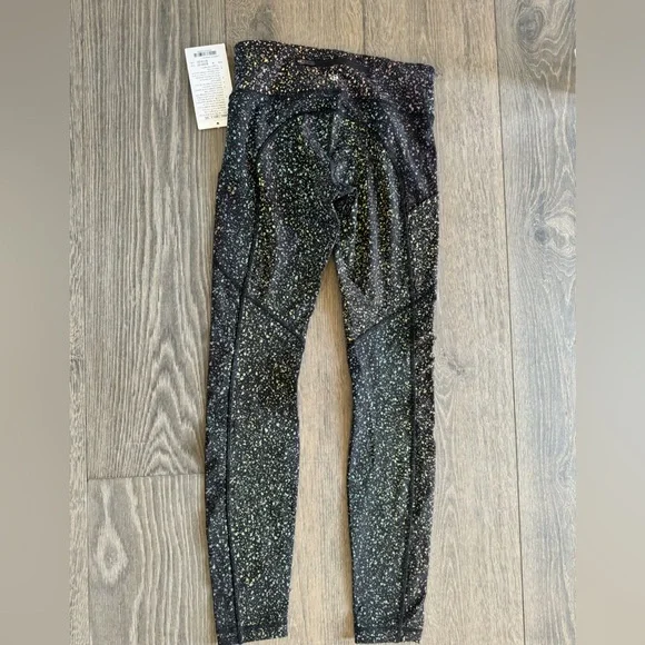 Lululemon Speed Tight V SE 28" in Rainbow Reflective Size 4 - Picture 7 of 12